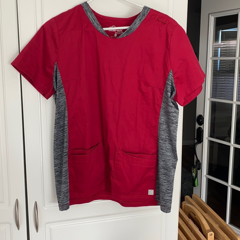 Women’s scrub top